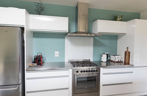 Paihia Cottage | Paihia Centre Peace - Central Paihia Holiday Home