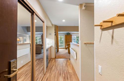 Olympic Valley Apartment | Palisades Tahoe Lodge Rentals Studio Loft #334