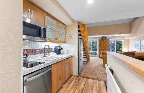 Olympic Valley Apartment | Palisades Tahoe Lodge Rentals Studio Loft #334