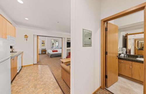 Olympic Valley Apartment | Palisades Tahoe Lodge Rentals Studio #144