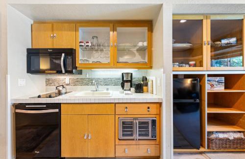 Olympic Valley Apartment | Palisades Tahoe Lodge Rentals Studio #207
