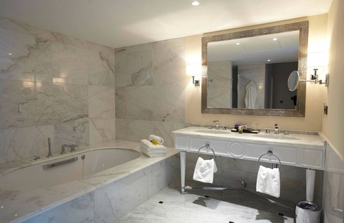 Conakry Hotel | Palm Camayenne