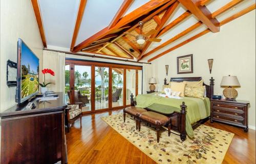 Playa Flamingo Villa | Palms 20 Luxury Oceanfront Villa