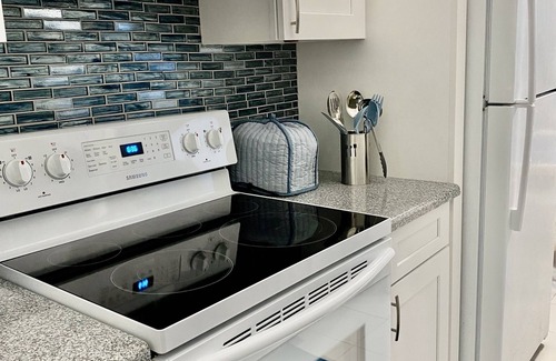 La Grande Princesse Condo | Palms Trees & Oceanfront Condo: FAB Reviews -So Cozy 2BD-2Bath,Deck,Pool & WiFi