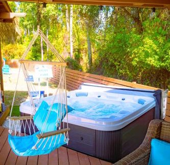 Thomas Drive House | Panhandle Paradise, Heated Pool, Hot Tub, Mini & Disc Golf, Game Room