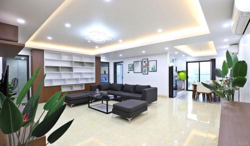 Tay Ho Hotel | Paradise Apartment Xuan La
