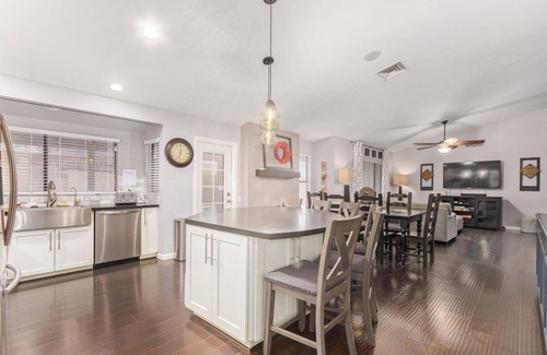 Chandler House | Paradise in Chandler! Heated/cooled pool included.