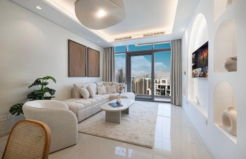 Downtown Dubai Apartment | Paramount Midtown Hotel - Luxury Apartments & Infinity Pool with Burj Khalifa View