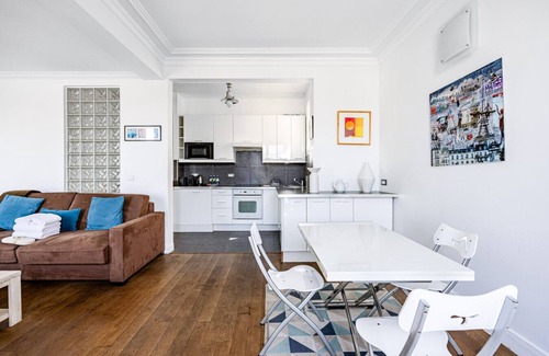 Faubourg-du-Roule Apartment | Paris 8ème - Champs Elysées - Balcony - 1 bedroom