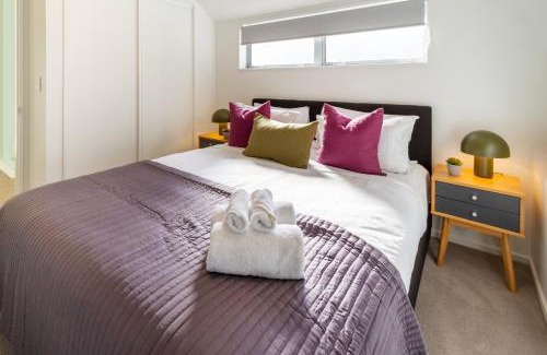 Christchurch Apartment | Park and Stay 4BR Townhouse near Avon River