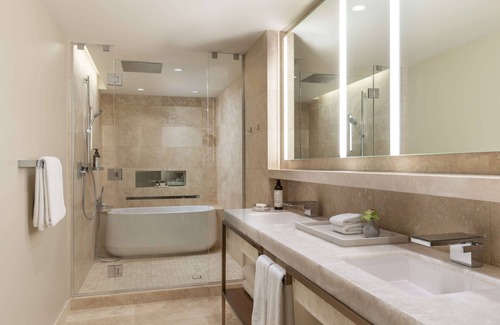 Magnificent Mile Hotel | Park Hyatt Chicago