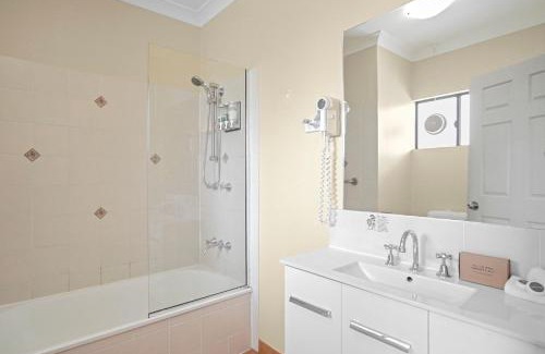 South Townsville Hotel | Park Regis Anchorage