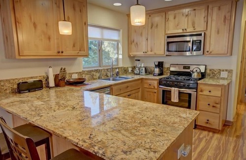 Yosemite West Apartment | Park Reservation Included - Inside the Park Gates
