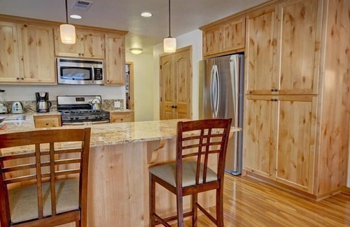 Yosemite West Apartment | Park Reservation Included - Inside the Park Gates