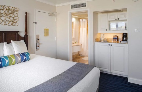 St. Pete Beach Hotel | Parking, 4 Resort View Hotel Room Balcony at Island Grand at TradeWinds