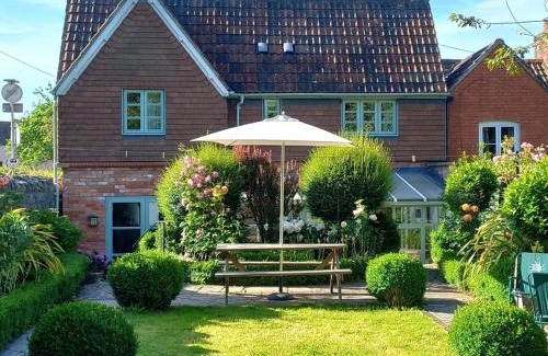 Glastonbury Bed & Breakfast | Parsnips House BnB Glastonbury