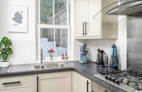 St Albans House | Pass the Keys | Luxury 2 Bedroom Townhouse in Central St Albans