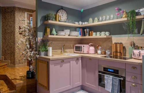 Kelvinbridge House | Pass the Keys Magical Mews Hideaway: Quirky Cottage Experience