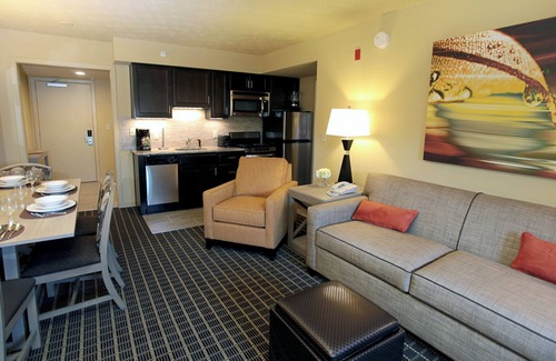 Williamsburg Hotel | Patriots Inn