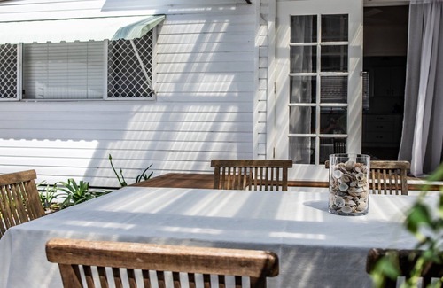 Ettalong Beach House | Pay 5, Stay 7 for School Holidays*>Pet friendly