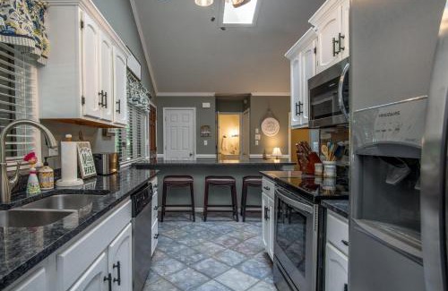 Brevard House | Peace of Heaven in Connestee