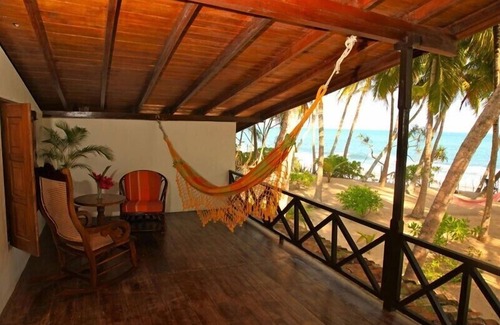 Medaketiya House | Peaceful position with a 13meter fresh water swimming pool