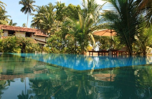 Medaketiya House | Peaceful position with a 13meter fresh water swimming pool