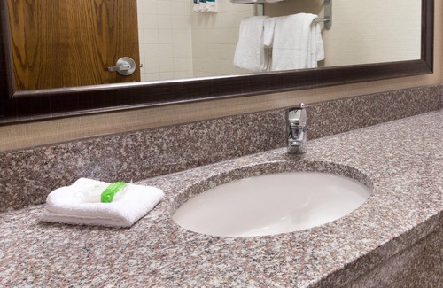 Terre Haute Hotel | Pear Tree Inn Terre Haute