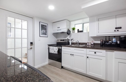 New Rochelle Apartment | Pelham Haven Suite in Pelham, New York