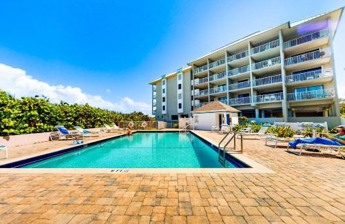 Stuart Apartment | Pelican #1109