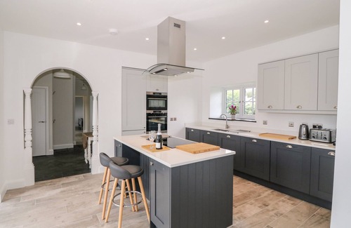 Rhyd-y-clafdy Cottage | PEN Y CEFN, pet friendly, luxury holiday cottage in Pen Y Cefn