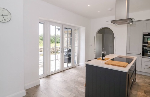 Rhyd-y-clafdy Cottage | PEN Y CEFN, pet friendly, luxury holiday cottage in Pen Y Cefn