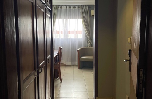 Douala Hotel | Peninsula Hotel Bonamoussadi Douala