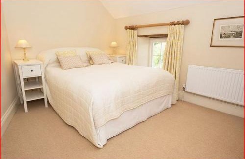 Carmarthen House | Penrhiw Cottage