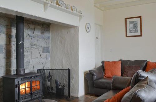 Garn Fadryn House | Penrhyn Mawr - Hw7642