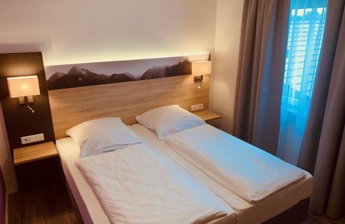 Munchen District House | Pension Lindenhof
