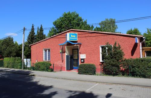 Schoenefeld House | Pension Schwalbenweg