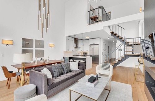 Clinton Hill Condo | Penthouse Brooklyn Barclays Center 30 minutes to Time Square