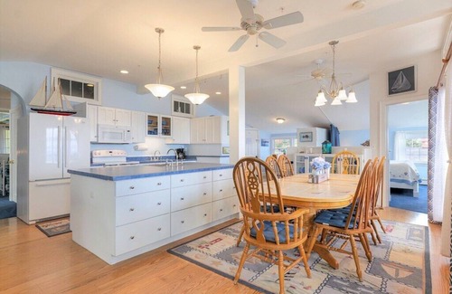 Lincolnville Apartment | Penthouse - Private Balconies - Beach and Water Views