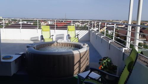 Pitesti Apartment | Penthouse View 29