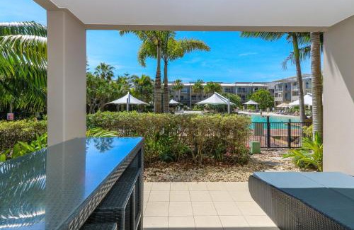 Kingscliff Hotel | Peppers Salt Resort & Spa - Lagoon pool access 2 br spa suite