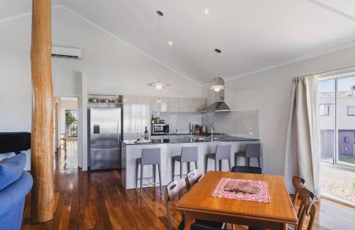 Peppermint Grove Beach House | Peppy Harmony House - Coastal Calm on Geographe Bay