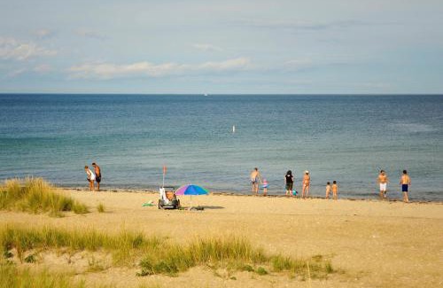 Oak Bluffs Hotel | Pequot Hotel