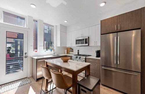 Broadway House | Perch - Urban Abode 22: Modern & Stylish Townhome; Heart of Capitol Hill