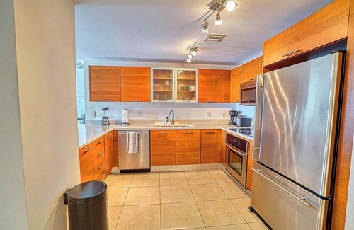 Midtown Condo | Perfect Downtown Stay w/Balcony