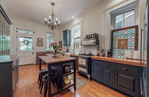 Old Louisville House | Perfect for Derby, Victorian Mansion in the heart of Louisville