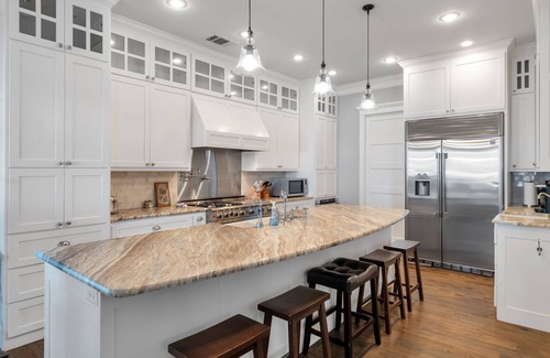 Enchanted Oaks House | Perfect Lake Retreat - Escape to Relaxation and Fun Lake Living