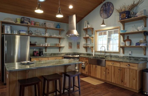Melrose House | Perfect Lakefront Getaway on clear deep private lake 20 min from Gainesville