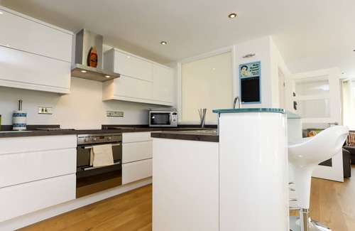 Croyde House | Perfect location next to the beach. 4 bedrooms, sleeps 10 people.