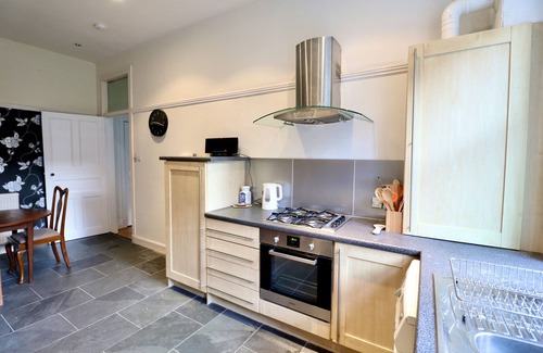 North West Apartment | Period Deco flat in west end